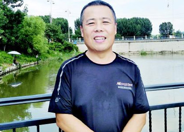 潍坊昌乐两教师跳河救起落水男子，脱险后悄然离开现场