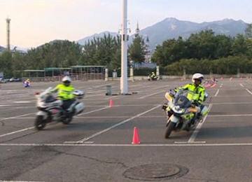 泰安交警开展摩托车实战训练，全面提高一线驾驶技能