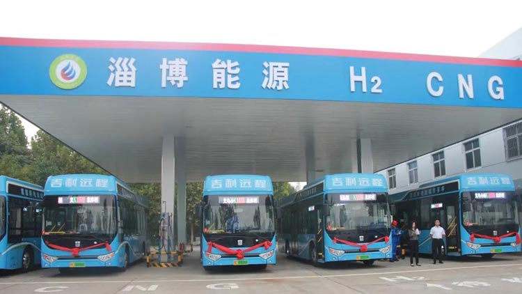淄博首个加氢站暨首批氢能客车投运