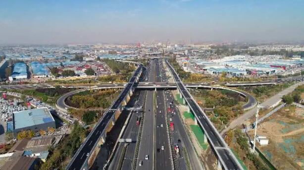 临沂市区双岭路与京沪高速 “高接高”通道工程通车