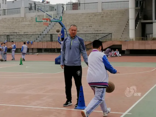 三十余年坚守，走进冠军教练王勇的篮球人生