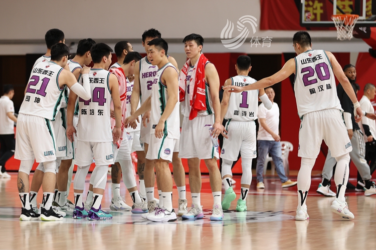 即将提前锁定季后赛席位！山东男篮今日迎战弱旅同曦