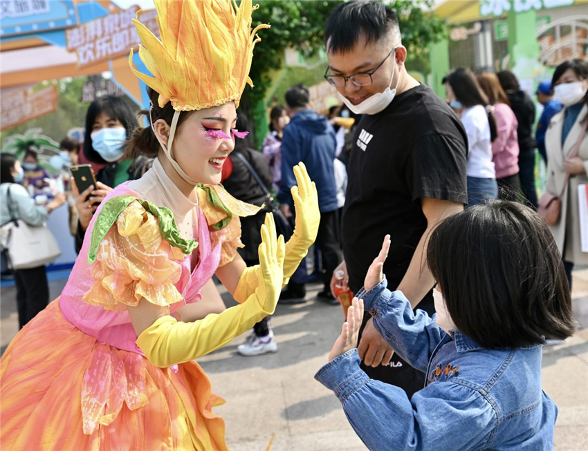 济南融创文旅城“齐鲁欢乐行”正式启动招募529个家庭免费玩 