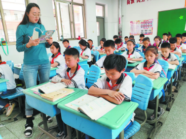 放心不下学生 菏泽两位女教师带病坚持上课