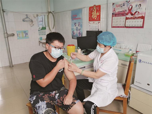 桓台县构建免疫屏障“加油提速”15-17岁人群开始接种新冠疫苗