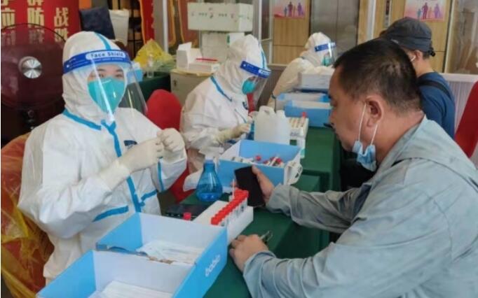 记者探访临沂北城核酸检测采样点：核酸检测采样最高日超千人