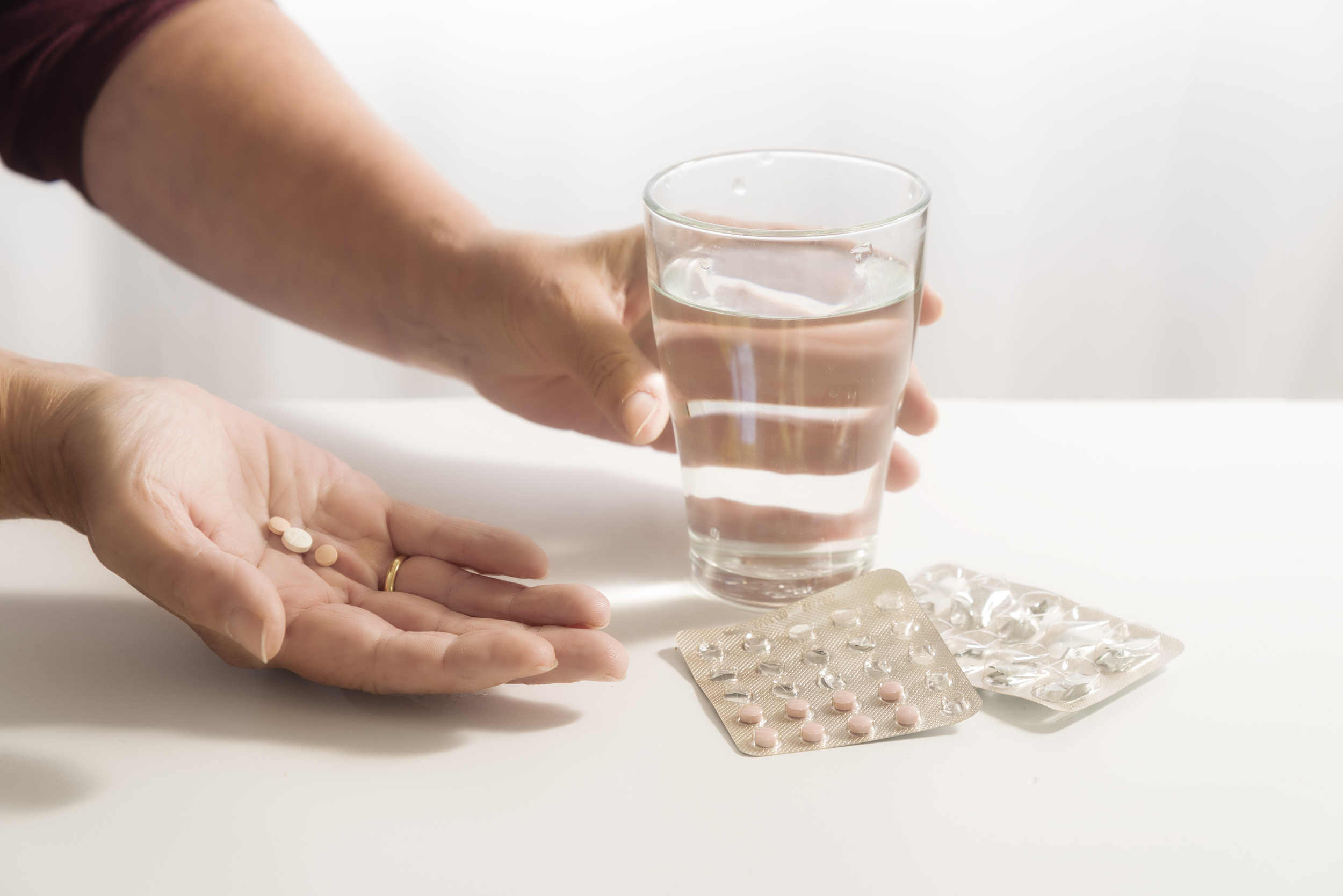 吃药到底要喝多少水，这个问题你想过吗？