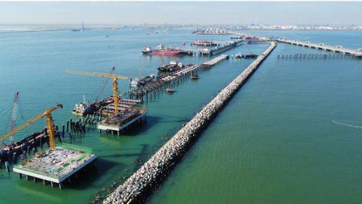 东营港海水淡化及综合利用项目（一期）管材顺利入场安装
