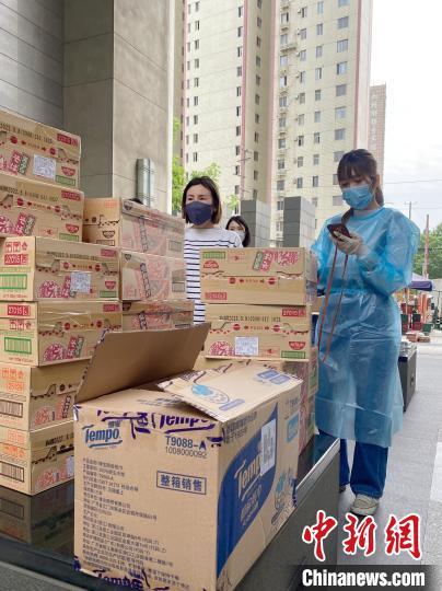 （上海战疫录）“日本妈妈团团长”渡边亚沙子：疫情中的新“工作”