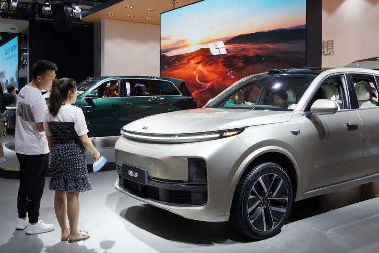 政策利好 车欧宝平台企加码——中国新能源汽车产业按下“加速键”(图1)