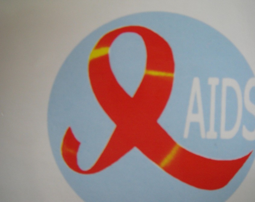 中国近43万人感染艾滋病毒 政府将加大防艾投入