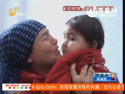 前义工称发女童\开胸照\为引警