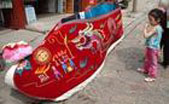 中国最贵绣花鞋亮相上海