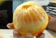 怎么快速剥橙子皮还不脏手？