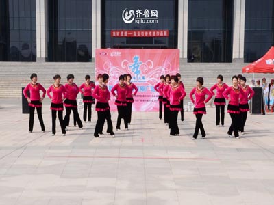 诸城赛区——南湖区郝家村社区舞蹈队《快乐广场》