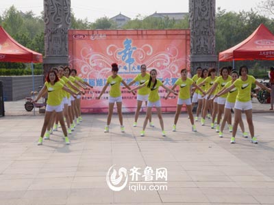 青州赛区——商务系统青春舞蹈队《小苹果》