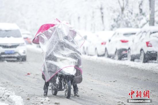 新一輪暴雪天氣將至安徽 多地中小學(xué)幼兒園停課