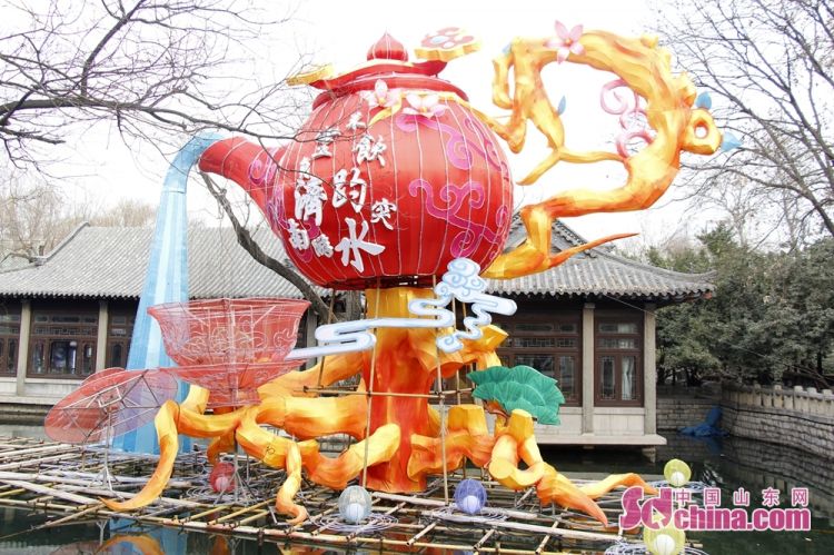 濟(jì)南趵突泉花燈已入園組裝 大年初一亮燈