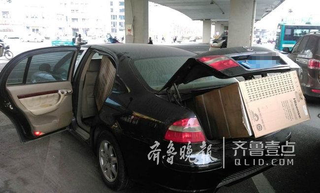 濟(jì)南一車主為省錢，后備箱裝進(jìn)2臺(tái)空調(diào),被交警開(kāi)罰單