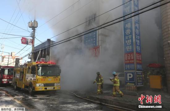 韓密陽(yáng)市醫(yī)院火災(zāi)死亡人數(shù)增至39人 151人受傷