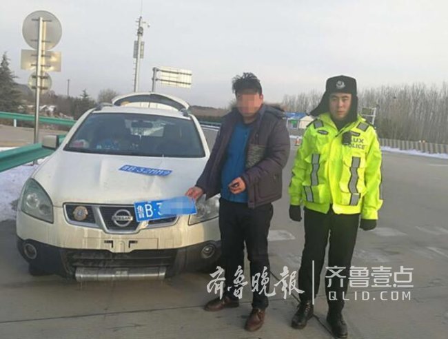 聰明過了頭！擔心被監控抓拍，新手司機摘下車牌藏起