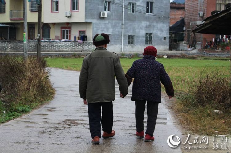 广西昭平:长寿夫妻风雨同舟走过68载