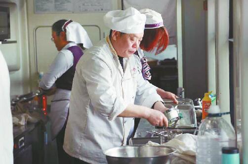 37年“舌尖上的春運(yùn)”：旅客控油控鹽飲食更健康了