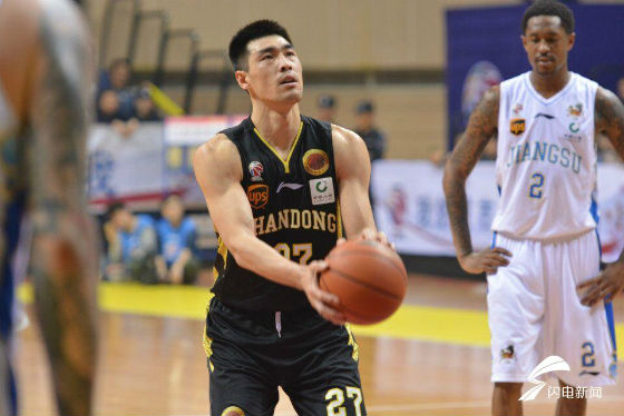 网3月18日讯(闪电体育 徐凯华 孙东昊) 张春军是一个十分谦逊的球员