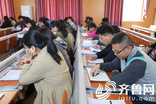 文昌中心小學(xué)“正心大講堂”開講啦