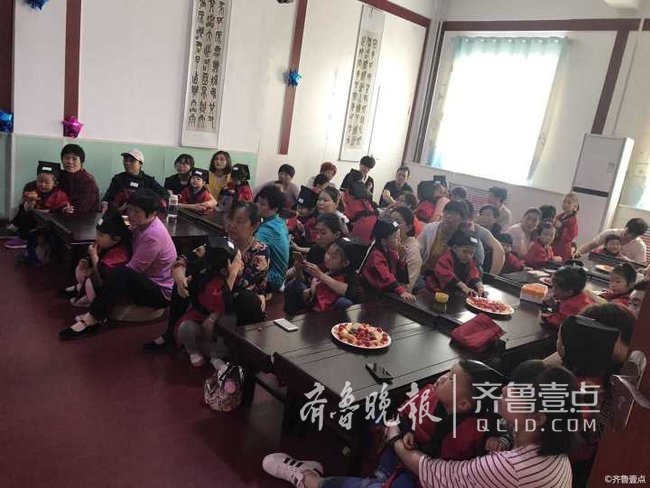 情報站|濟南一幼兒園給寶寶們舉辦傳統文化生日派對