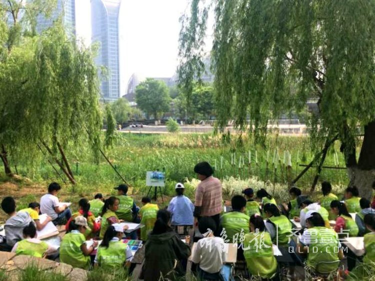 濟南三館來了一群小畫家，看誰畫的最美