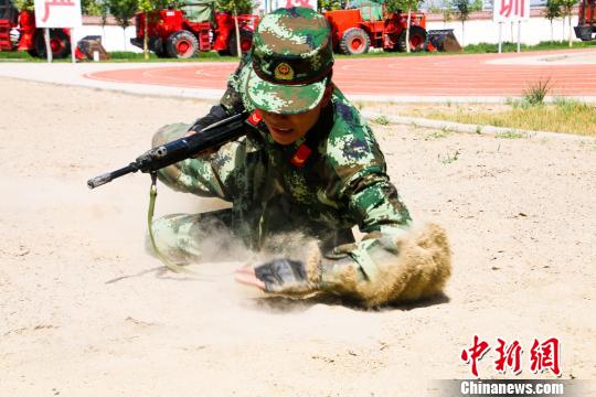 汶川地震遺孤：長大后成了高原武警戰士