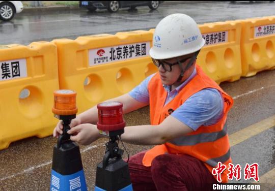 “智慧錐桶”北京公路上崗 智能感知等提升出行安全