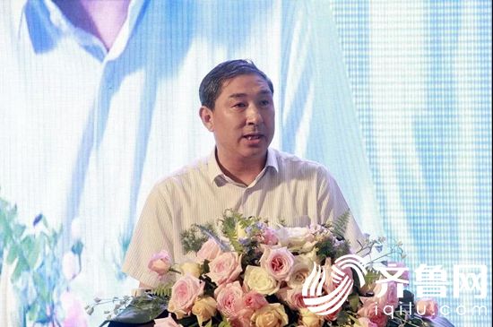 山東省輕工業(yè)聯(lián)合會會長、山東省白酒協(xié)會會長姜祖模致辭