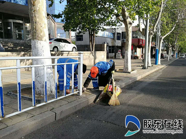 蓬萊市城區道路實行高標準立體化保潔新模式