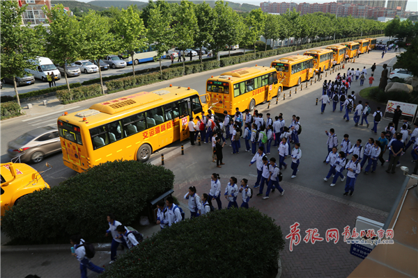 考試季：愛心送考直通車再出發 預計運送考生12萬人次