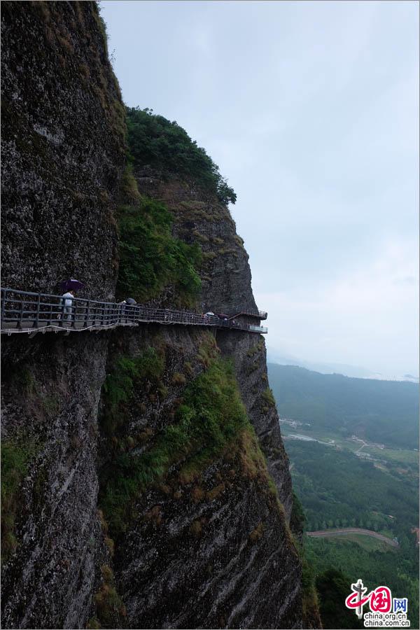 江西最長的高空玻璃景觀亮相龍南南武當景區