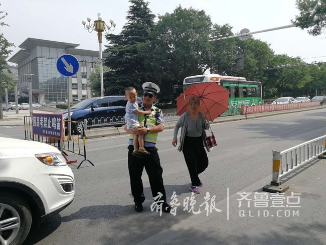 泰安交警全勤上路 助力高考