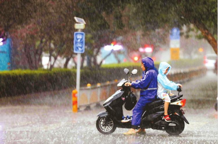 急雨難滅“火” 未來三天仍將保持在35℃以上