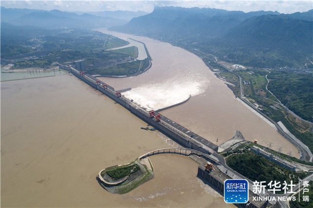 三峽大壩：洪峰過境