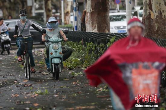 氣象專家詳解近期中國雨帶特點和臺風動態(tài)