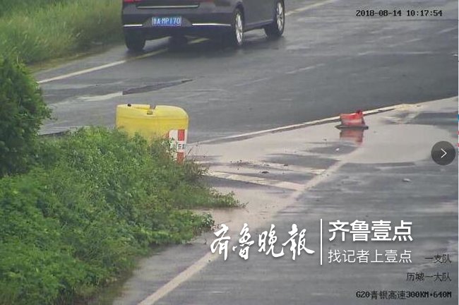 不要命了！原地掉頭，轎車高速上驚險逆行兩公里