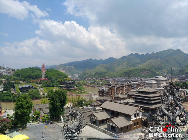 【特色新興產業看貴州】“酒+旅游”為經濟發動機 茅臺鎮打造世界知名特色鎮