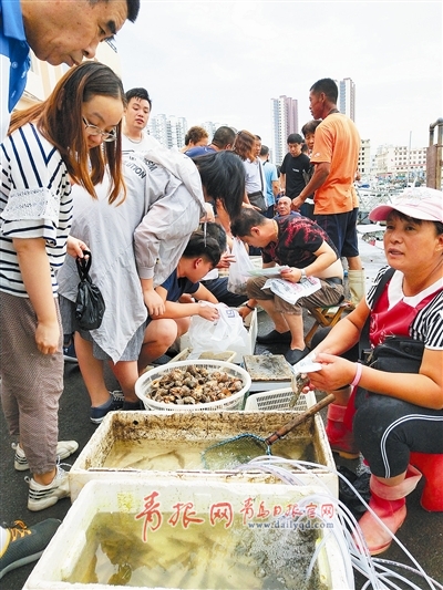 吃貨福音!開海魚獲又大又新鮮,青島海鮮一上岸便售空