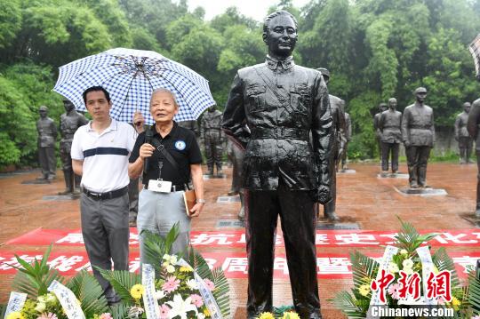 中國抗日名將蕭毅肅雕像成都落成