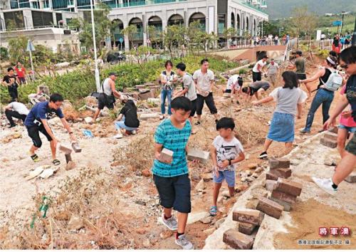 “山竹”遠離香港：官民合力清障 萬眾齊心抗災