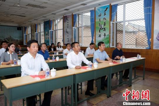 小學生有了“電子學生證” 山西長治推進“智慧校園”建設