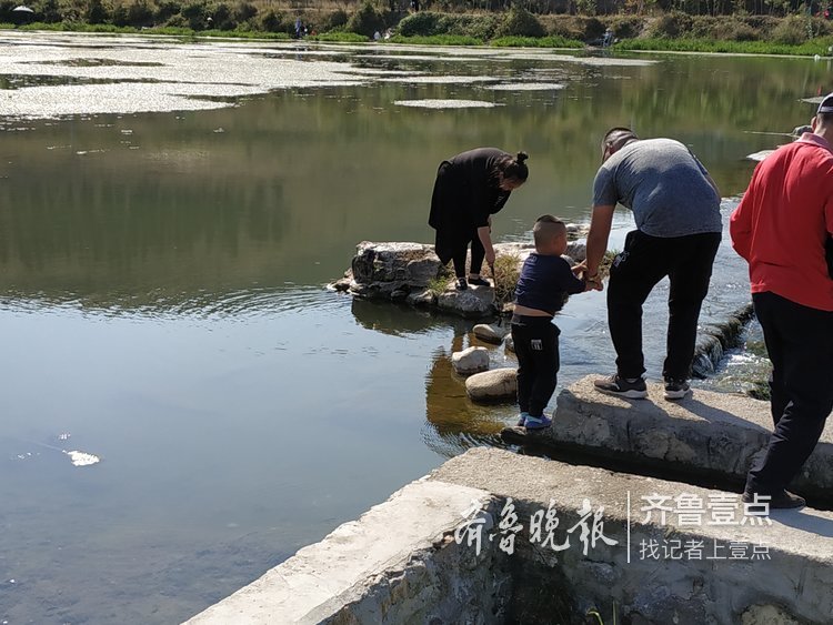 熱門景區擠油油，濟南玉符河源頭享清閑