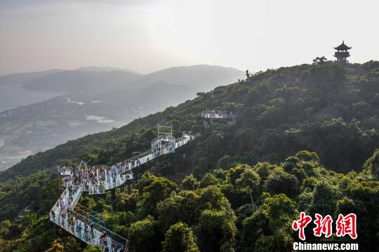 三亞旅游熱度持續升溫 旅游市場秩序井然