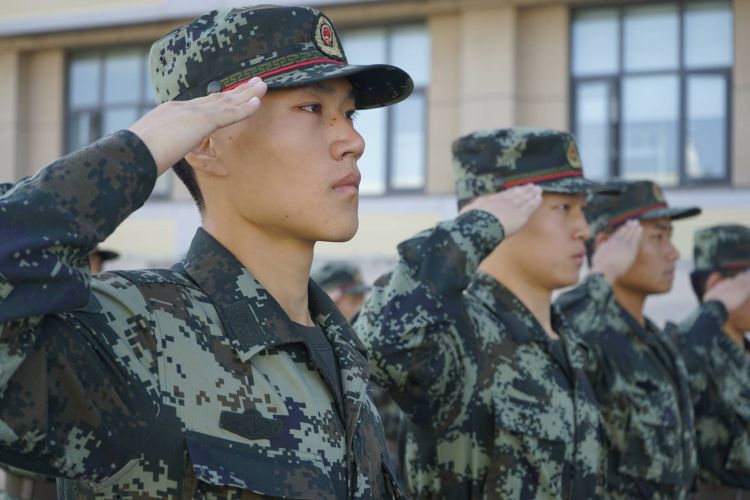 武警济宁支队200余名新兵"锻造"满月